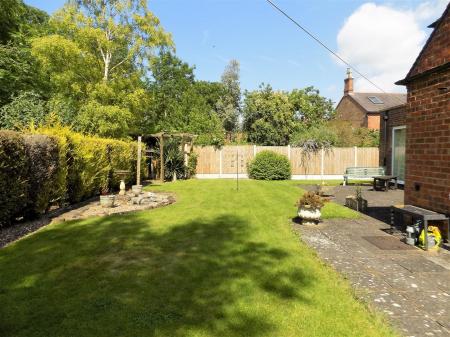3 bedroom Detached house for sale in Loughbon, Orston