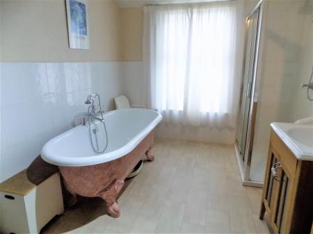 4 bedroom Character Property for sale in Belvoir Road, Bottesford, Nottingham