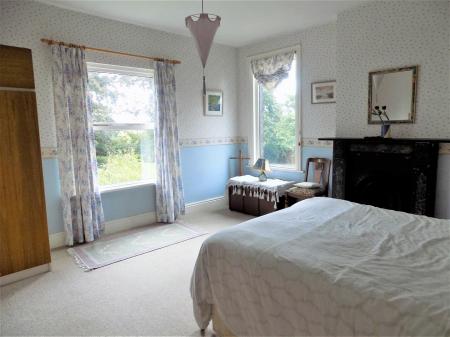 4 bedroom Character Property for sale in Belvoir Road, Bottesford, Nottingham