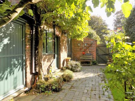 4 bedroom Character Property for sale in Belvoir Road, Bottesford, Nottingham