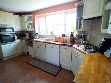4 bedroom Detached house for sale in Campion Way, Bingham