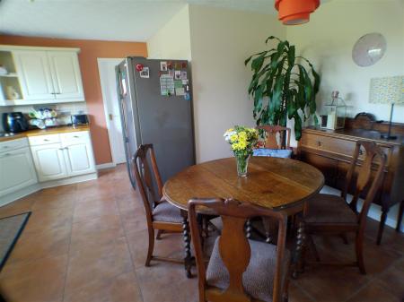 4 bedroom Detached house for sale in Campion Way, Bingham