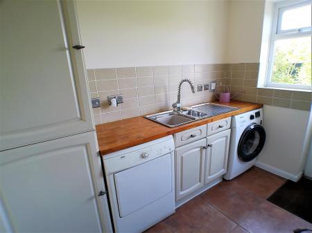 4 bedroom Detached house for sale in Campion Way, Bingham