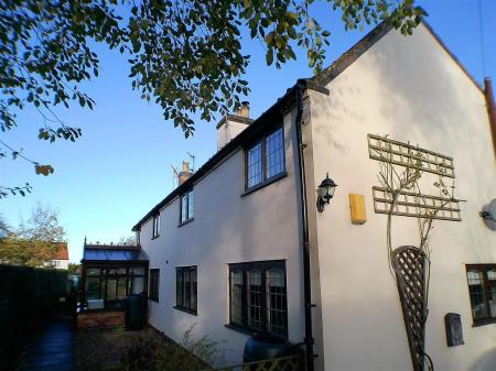 4 bedroom Cottage for sale in Main Street, Aslockton, Nottingham