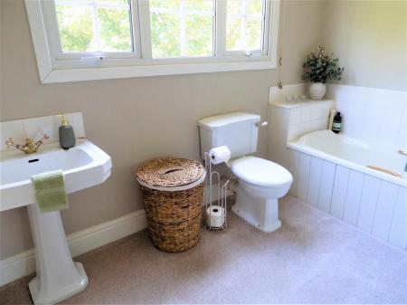 3 bedroom Detached house for sale in Grantham Road, Whatton