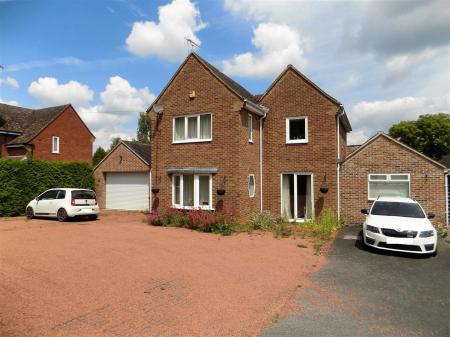 Inholms Gardens, Flintham