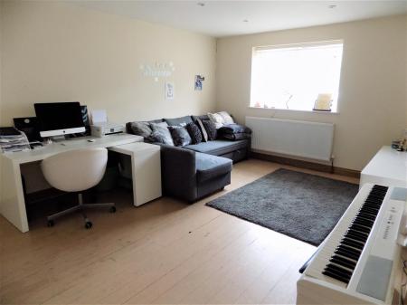 4 bedroom Detached house for sale in Inholms Gardens, Flintham