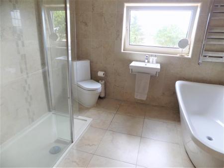 4 bedroom Detached house for sale in Inholms Gardens, Flintham