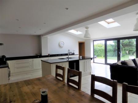 4 bedroom Detached house for sale in Inholms Gardens, Flintham