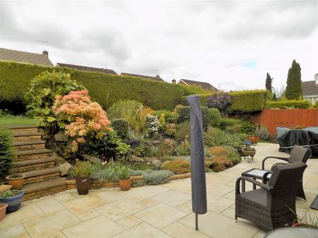 4 bedroom Detached house for sale in Meadowsweet Hill, Bingham