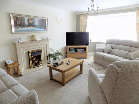 4 bedroom Detached house for sale in Meadowsweet Hill, Bingham