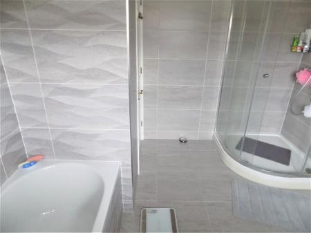 4 bedroom Detached house for sale in Meadowsweet Hill, Bingham