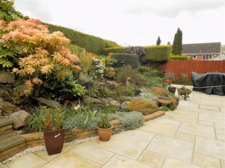 4 bedroom Detached house for sale in Meadowsweet Hill, Bingham