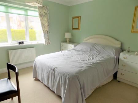 4 bedroom Detached house for sale in Meadowsweet Hill, Bingham