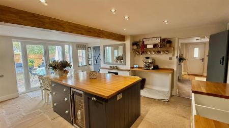 4 bedroom Barn Conversion for sale in Grantham Road, Aslockton