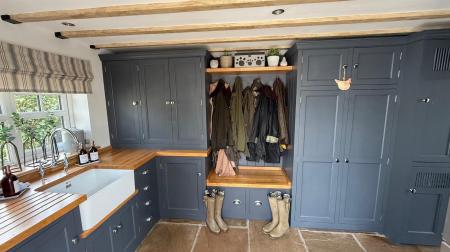 4 bedroom Barn Conversion for sale in Grantham Road, Aslockton