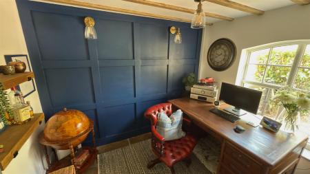 4 bedroom Barn Conversion for sale in Grantham Road, Aslockton