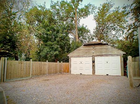 4 bedroom Barn Conversion for sale in Grantham Road, Aslockton