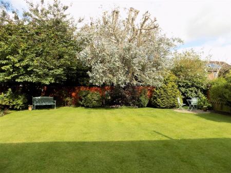 4 bedroom Detached house for sale in Barkestone Lane, Bottesford