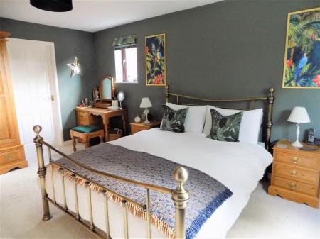 4 bedroom Detached house for sale in Barkestone Lane, Bottesford