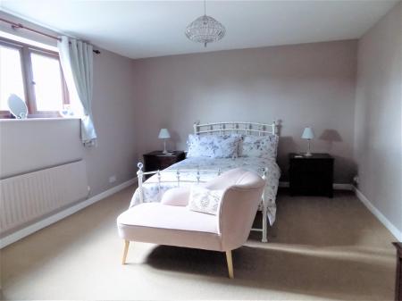 4 bedroom Detached house for sale in Barkestone Lane, Bottesford