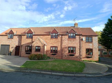 5 bedroom Detached house for sale in Wimbishthorpe Close, Bottesford, Nottingham