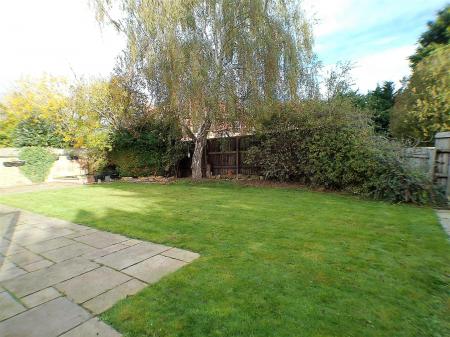 5 bedroom Detached house for sale in Wimbishthorpe Close, Bottesford, Nottingham