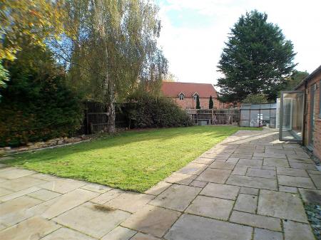 5 bedroom Detached house for sale in Wimbishthorpe Close, Bottesford, Nottingham