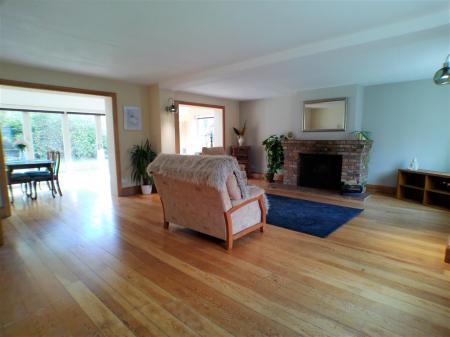 5 bedroom Detached house for sale in Wimbishthorpe Close, Bottesford, Nottingham