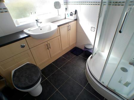 5 bedroom Detached house for sale in Perry Grove, Bingham