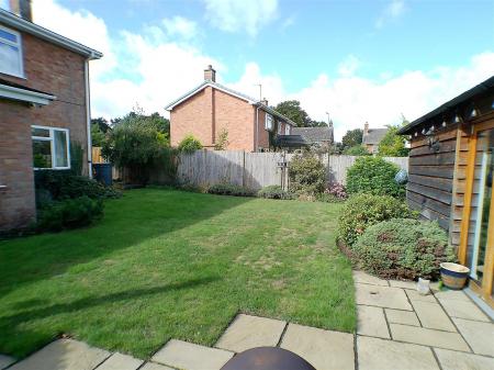 5 bedroom Detached house for sale in Perry Grove, Bingham