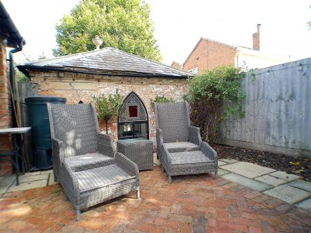 5 bedroom Detached house for sale in Perry Grove, Bingham