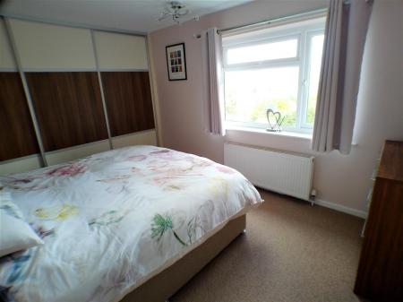 5 bedroom Detached house for sale in Perry Grove, Bingham