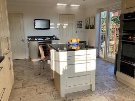 5 bedroom Detached house for sale in Woods Lane, Flintham, Newark