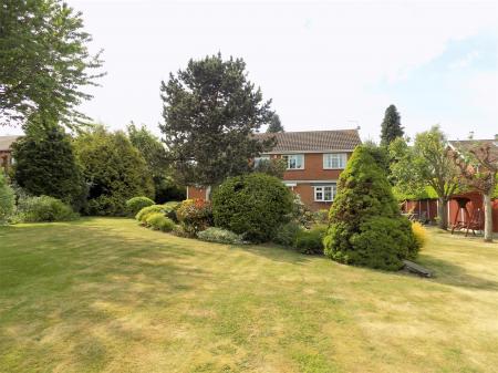 5 bedroom Detached house for sale in Woods Lane, Flintham, Newark