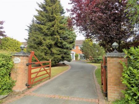 5 bedroom Detached house for sale in Woods Lane, Flintham, Newark