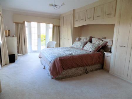 5 bedroom Detached house for sale in Woods Lane, Flintham, Newark