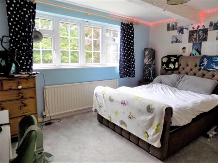 5 bedroom Detached house for sale in Woods Lane, Flintham