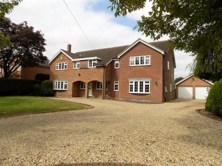 Woods Lane, Flintham