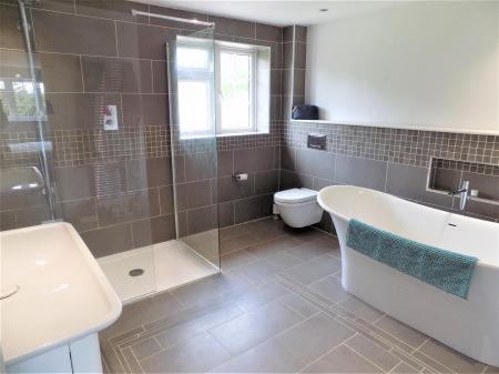 5 bedroom Detached house for sale in Woods Lane, Flintham