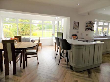 5 bedroom Detached house for sale in Woods Lane, Flintham