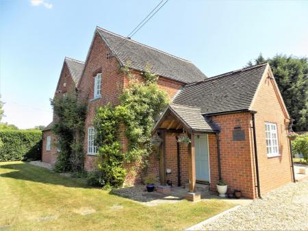 5 bedroom Detached house for sale in Spring Lane, Flintham, Nottingham