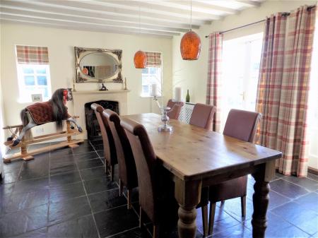 5 bedroom Detached house for sale in Spring Lane, Flintham, Nottingham