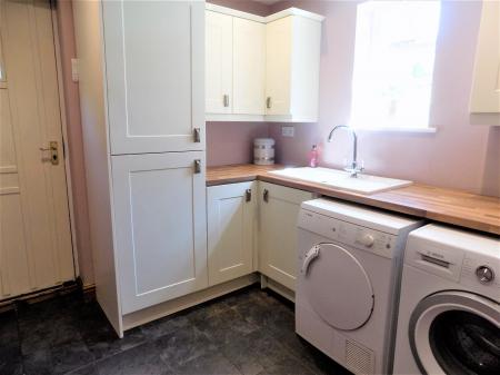 5 bedroom Detached house for sale in Spring Lane, Flintham, Nottingham