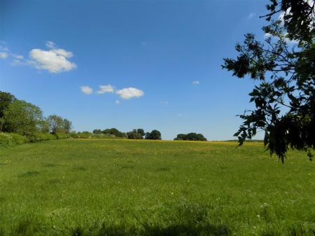 5 bedroom Detached house for sale in Spring Lane, Flintham, Nottingham