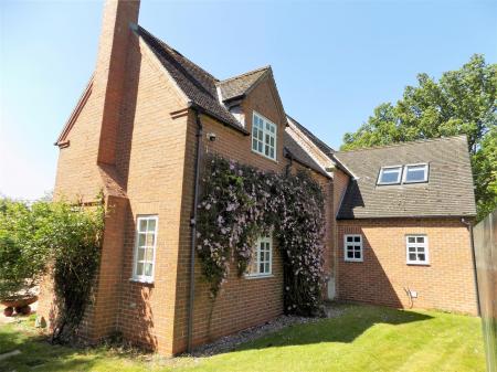 5 bedroom Detached house for sale in Spring Lane, Flintham, Nottingham