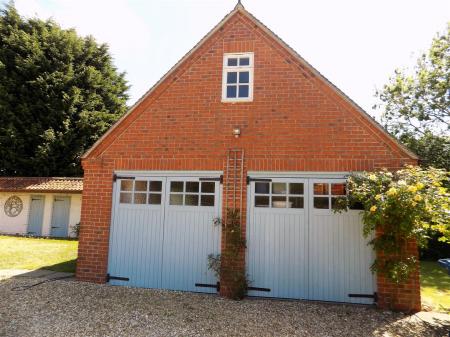 5 bedroom Detached house for sale in Spring Lane, Flintham, Nottingham