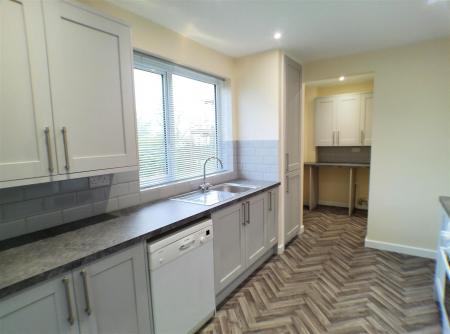 3 bedroom Detached house for sale in Inholms Gardens, Flintham, Newark