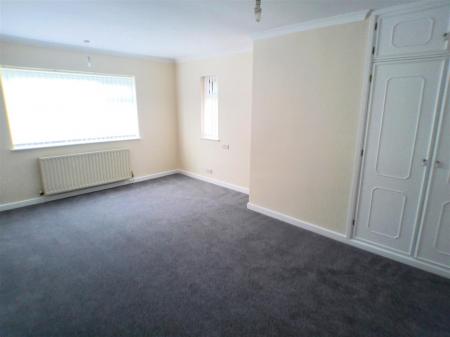 3 bedroom Detached house for sale in Inholms Gardens, Flintham, Newark