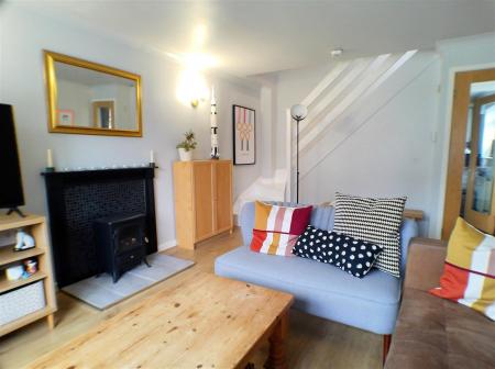 2 bedroom Semi-detached house for sale in Grizedale Grove, Bingham, Nottingham